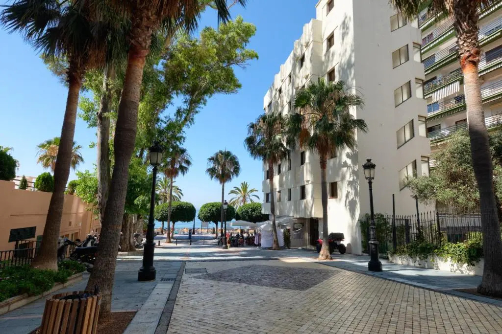 Luxury 3 Bedroom Beach Front Apartment in Marbella