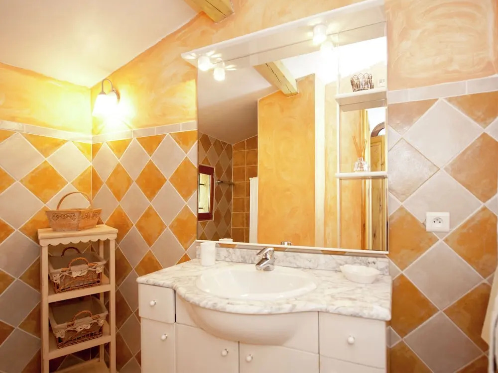 Beautiful Holiday Home in Barjols With Swimming Pool