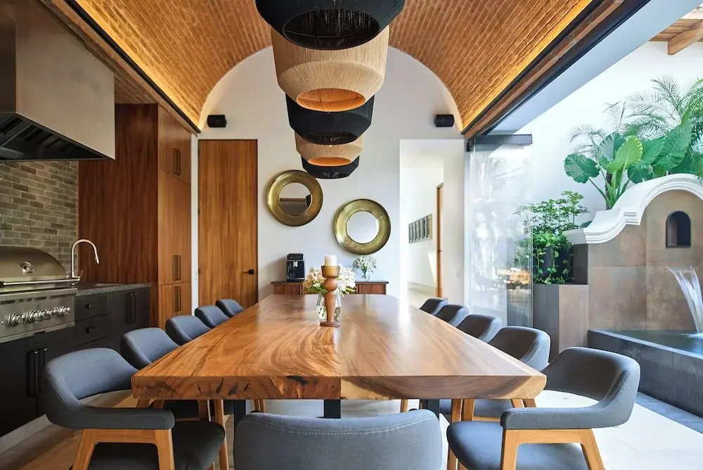 Singular Signature Residences