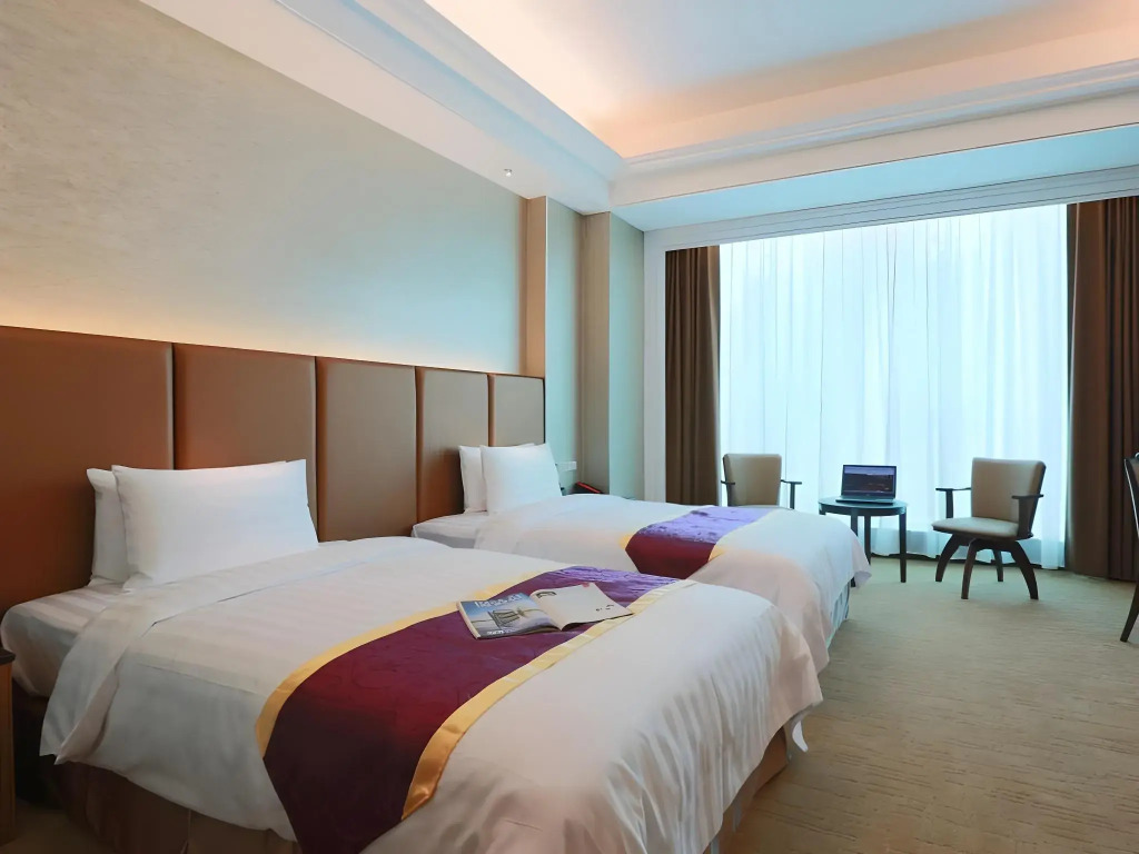 Happiness Inn Hotel