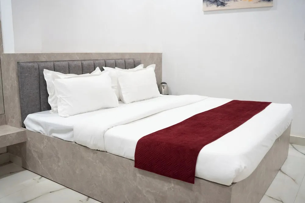 Elite Stay Near Yashobhoomi Dwarka