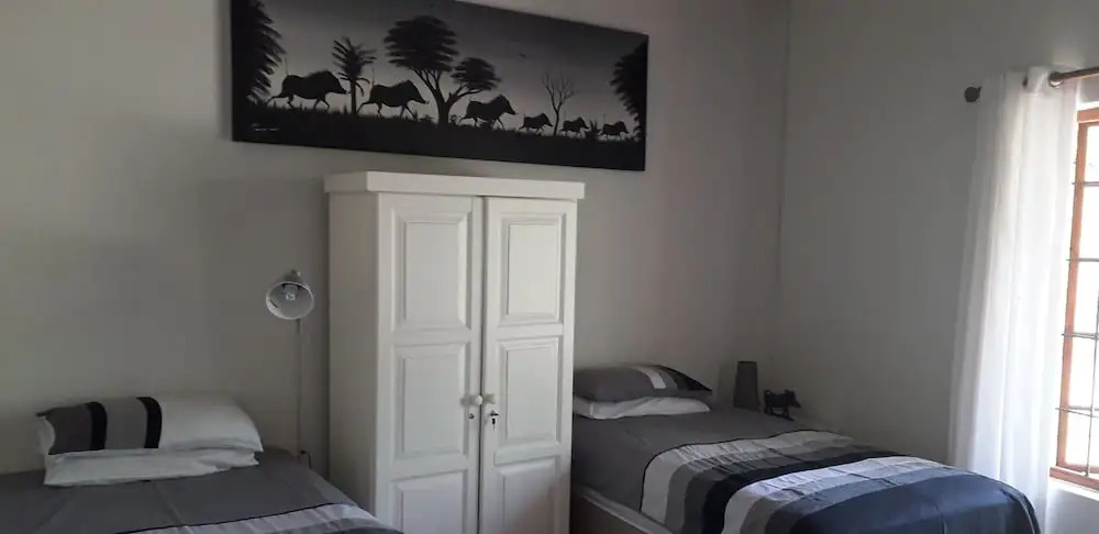 Lovely holiday home for a large family or friends bordering Kruger National Park