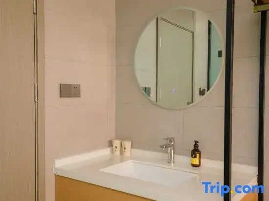 Super 8 Select Hotel (Kaifeng Qingming Shanghe Garden)