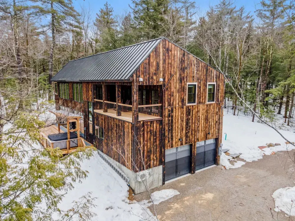 Ski Cabin w Hot Tub Gas Fireplace Near Cranmore