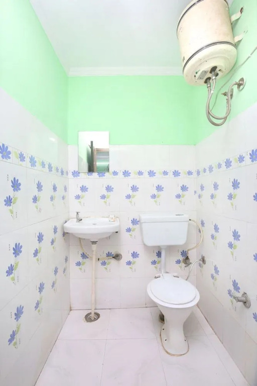 Oyo 24095 Radha Swami Guest House