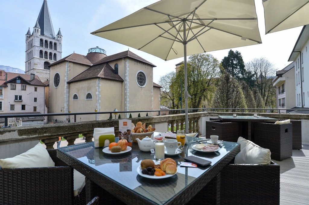 ROYAL Annecy Apparthôtel