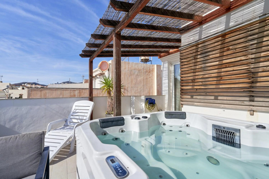 Luxury 1st floor apartment in Nerja