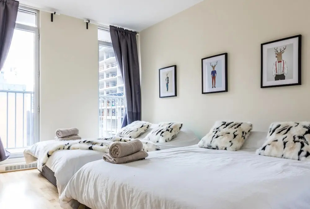 Downtown Condos on De La Montagne by Hometrotting