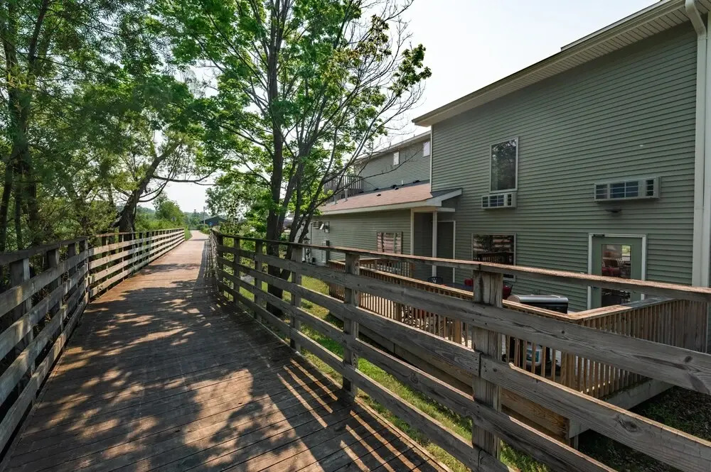 Gold Coast Inn ⁀➷ Breathtaking Sunsets ➠ Standard Lake View Room ➠ 106