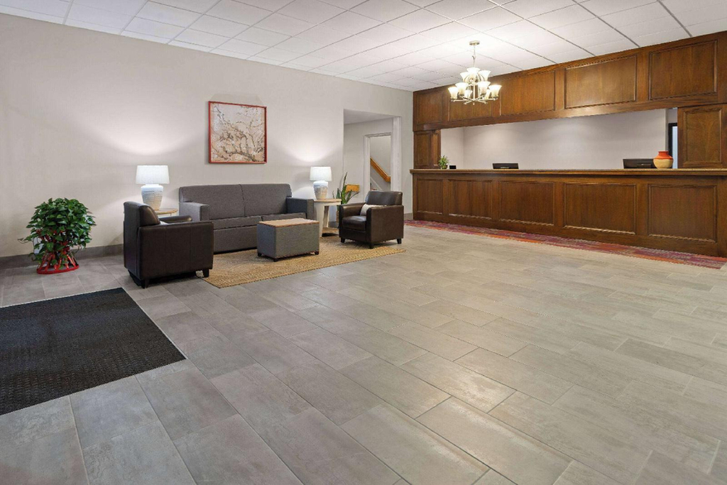 Holiday Inn Ellsworth