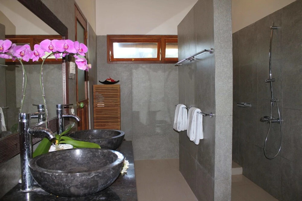 The Ning Beach & Villa