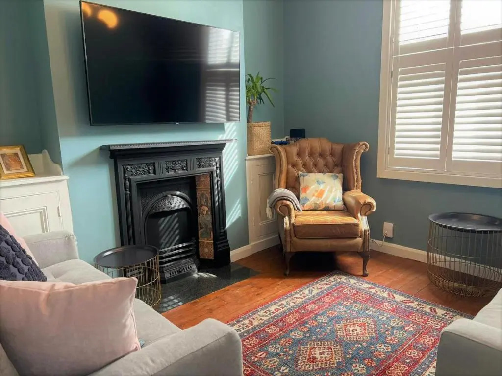 Escape 2 Unwind, Victorian Elegance