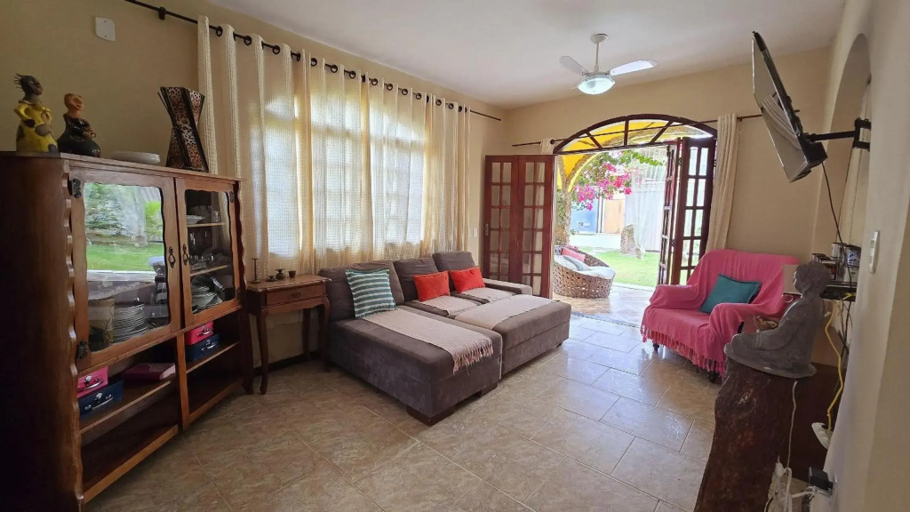 Casa Amarela com 7 quartos para 20 pessoas em Porto Seguro