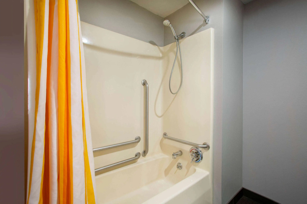 La Quinta Inn & Suites by Wyndham St Louis Hazelwood North