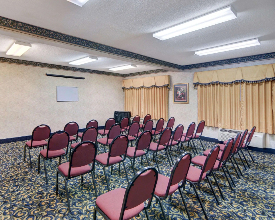Quality Inn & Suites Grand Prairie South