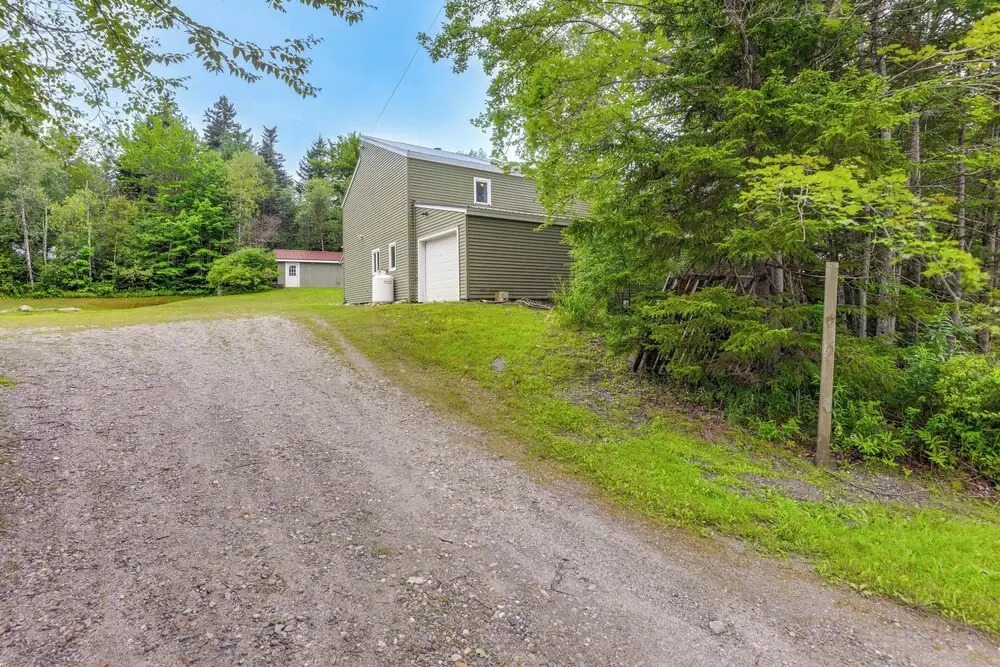West Dover Townhome: Hot Tub, 2 Mi to Mount Snow!