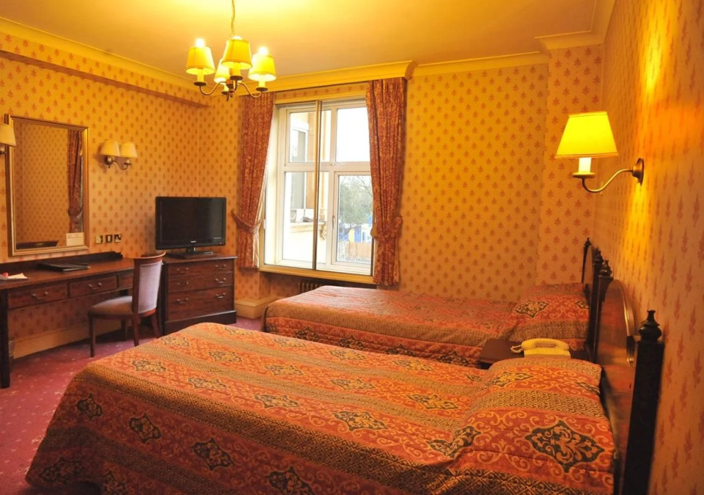 Westland Hotel