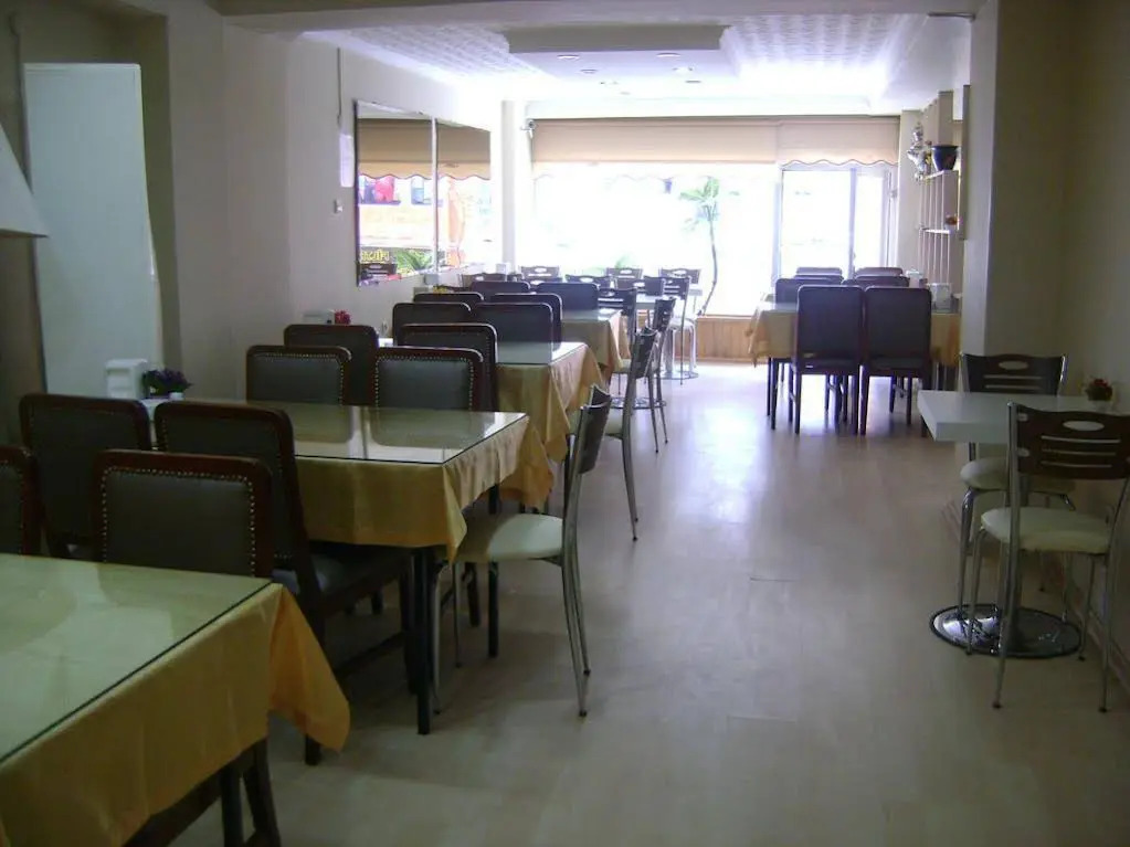 Hotel Ay