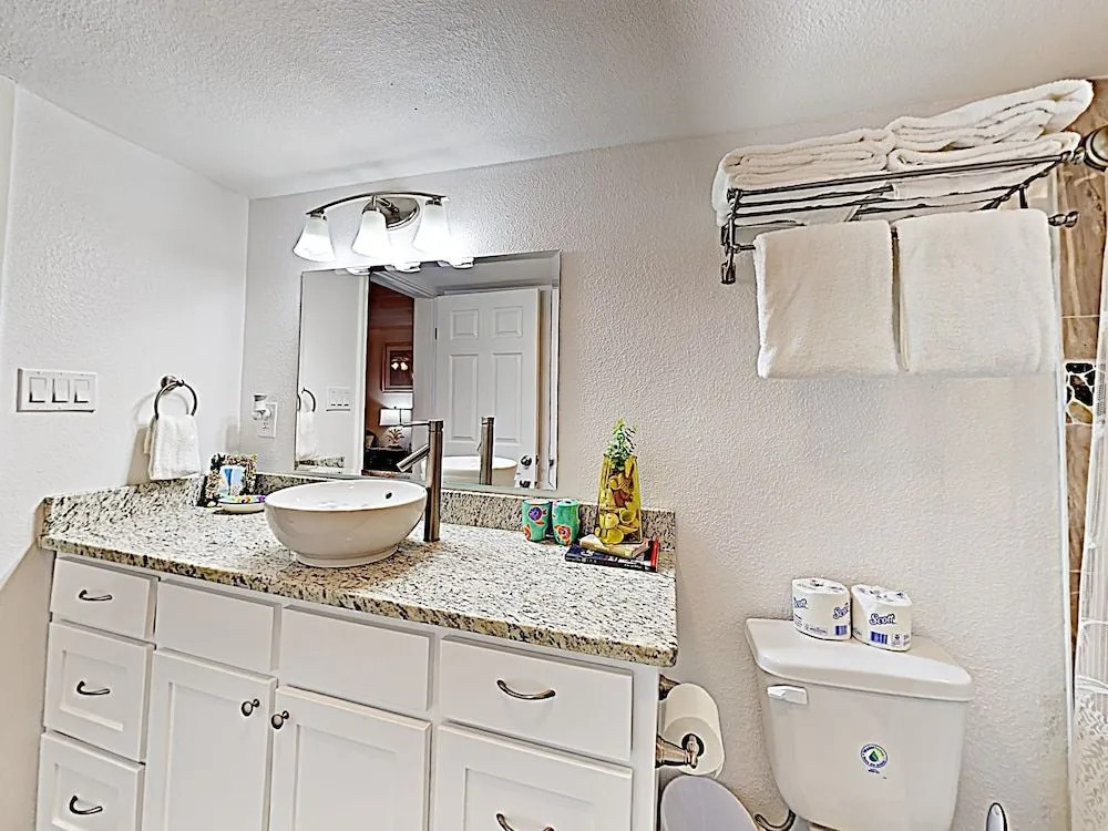 115 Sea Breeze - Salty Sea Suite 1 Bedroom 1 Bathroom Condo