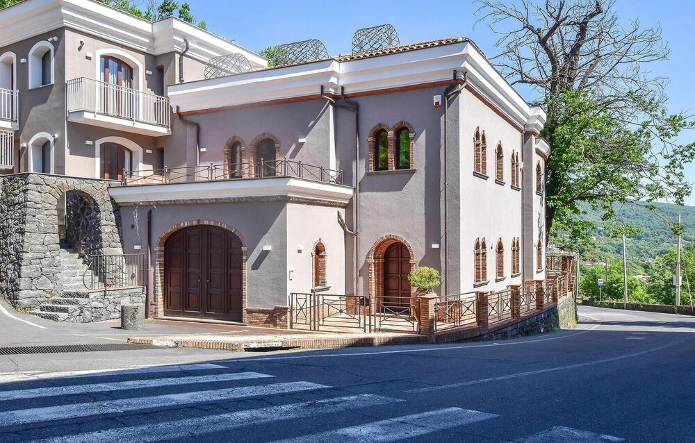 Stunning Home In Zafferana Etnea