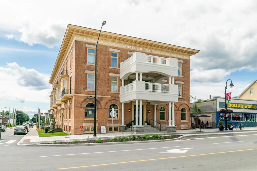 Iconic Rideau 1Bd Unit Balcony Free Parking 3