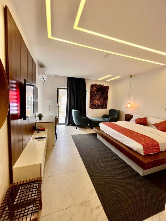 Luxor Apartments