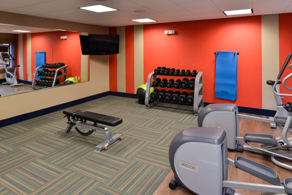 Holiday Inn Express & Suites Raleigh NE - Medical Ctr Area by IHG