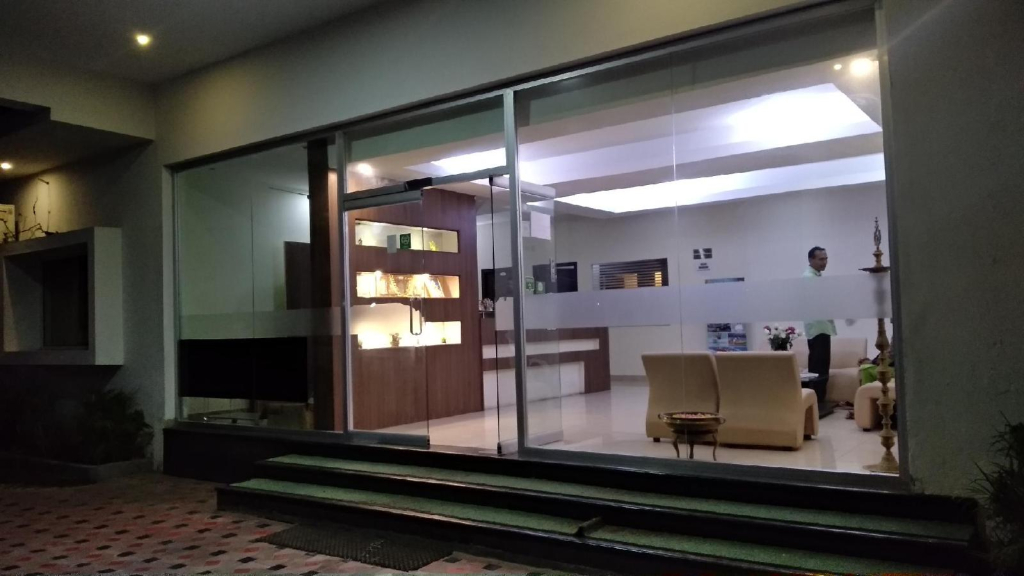 Hotel Pearl Residency