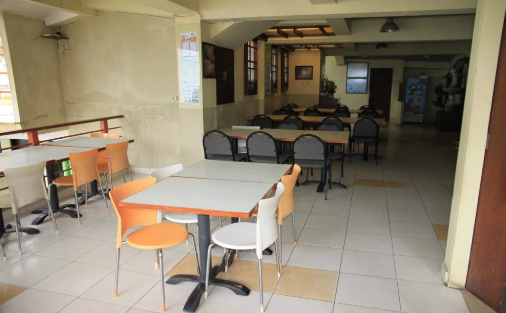 Pandu Lakeside Hotel Parapat