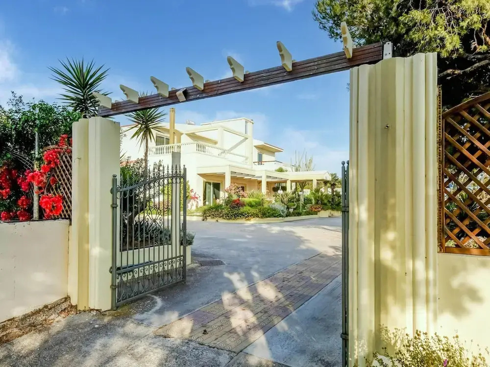 Beautiful Holiday Home With Private Pool