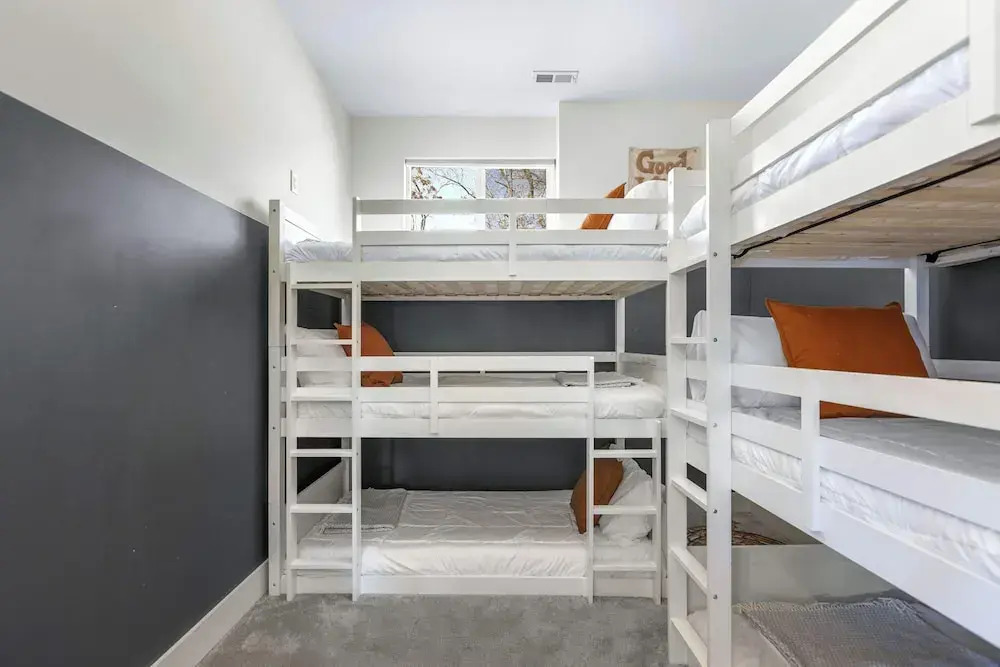 Big Bear Bungalow Stay on Ozark Waterfront