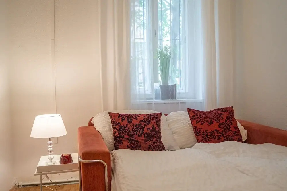Timeless 2BR Near Downtown