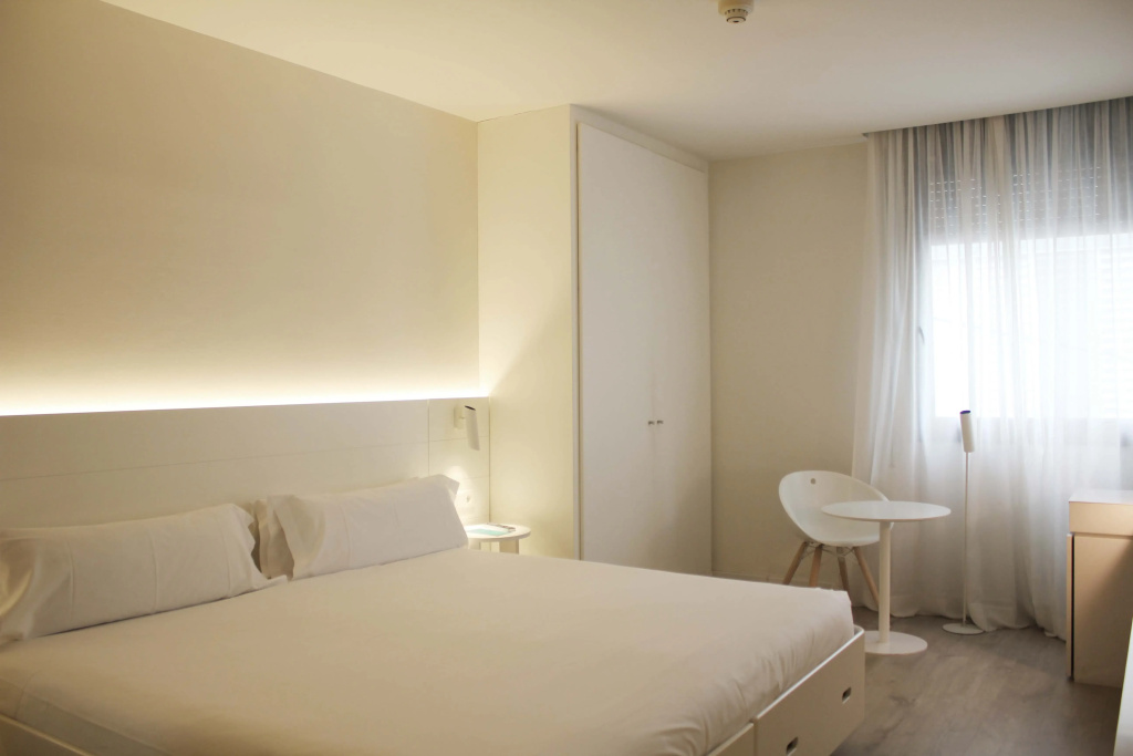 Pol & Grace Hotel