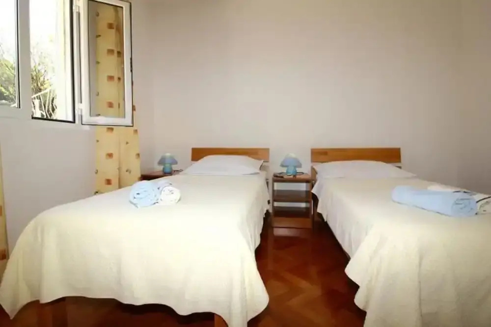 Apartments Dubreta - Superior Two Bedroom Apartment With Balcony