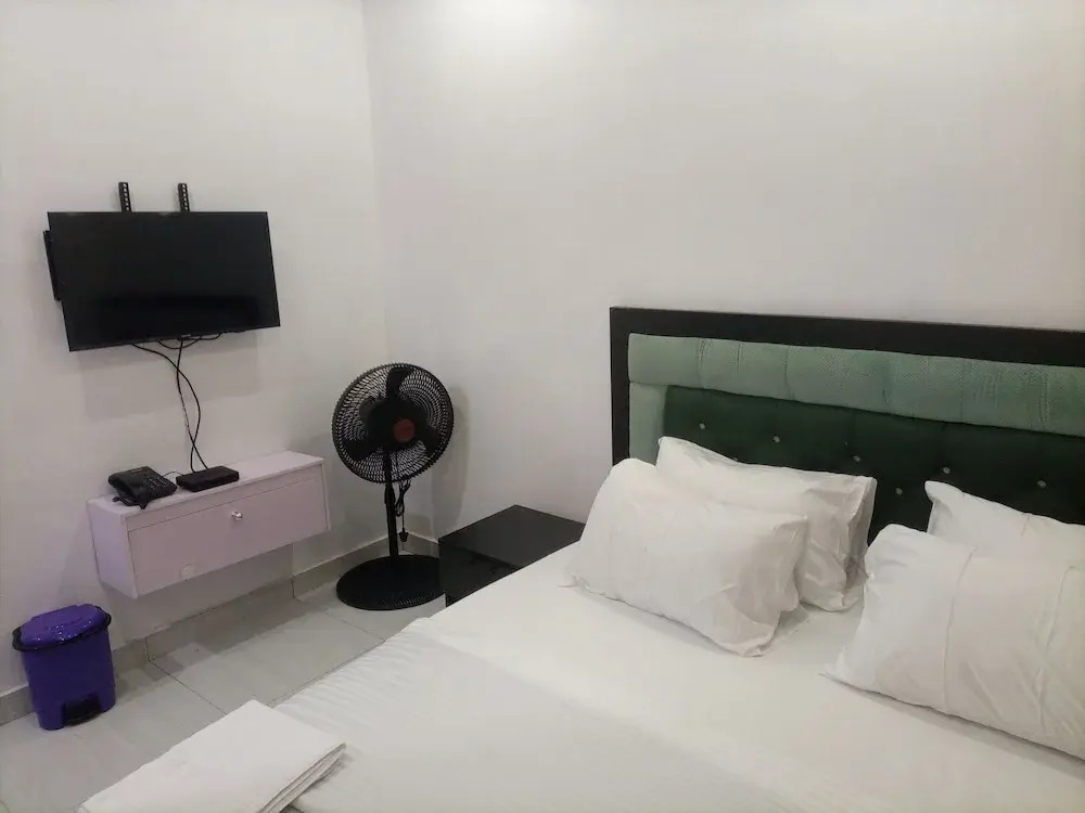 Tristar Hotel & Suites