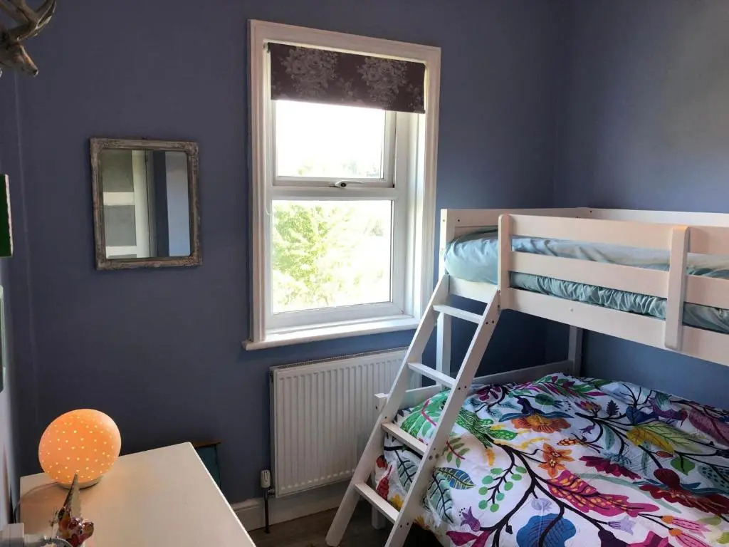 Charming 4BD Semi Detached Home Hastings