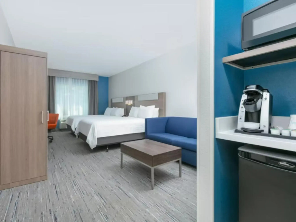 Holiday Inn Express Hotel & Suites Marshall by IHG