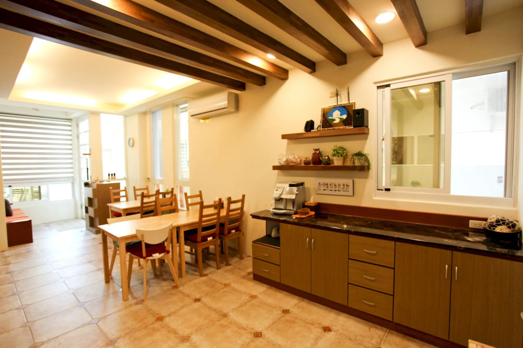 輕旅小站 Soft Travel Hostel