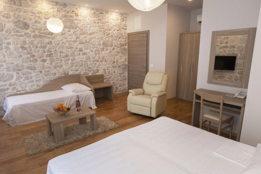Tifani Luxury Rooms 2