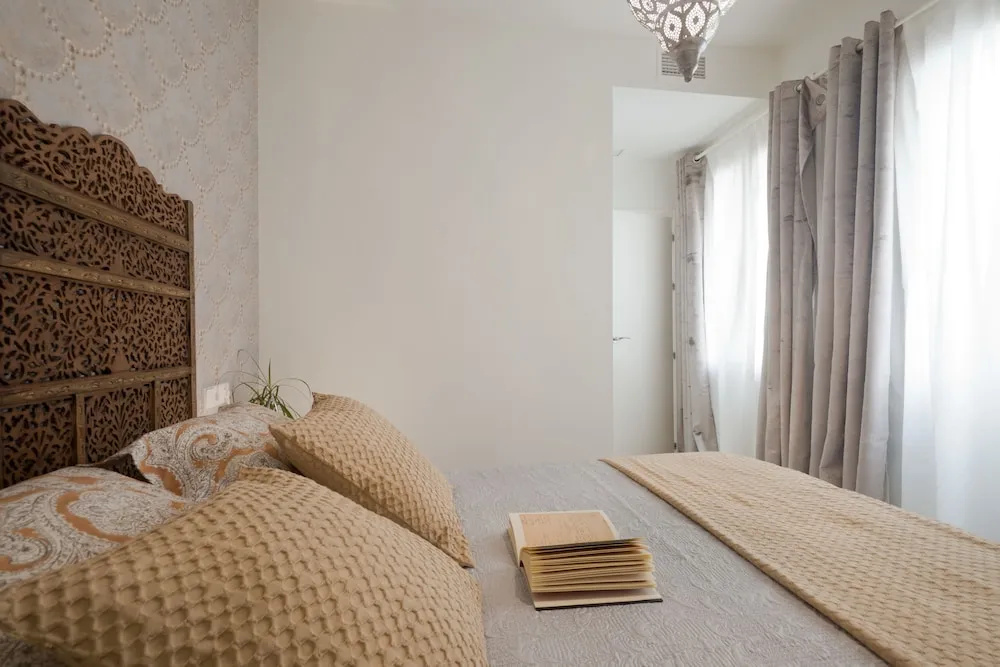 Granada Deluxe Apartments