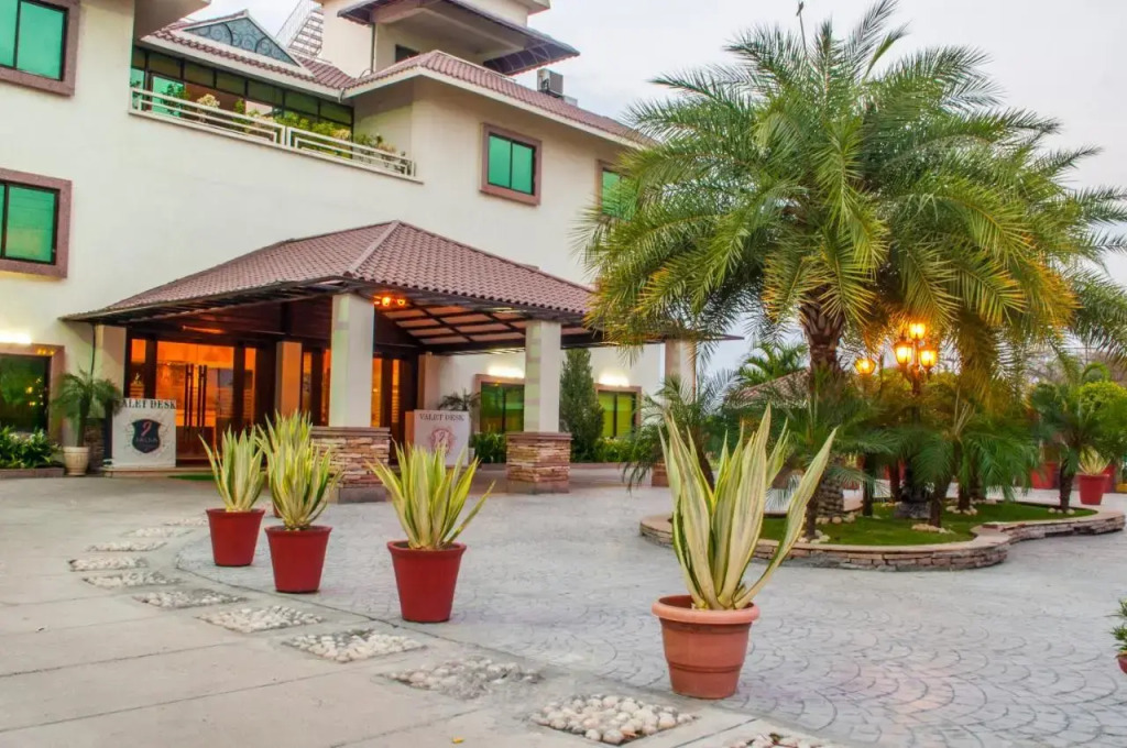 Jalsa Hotel & Banquets