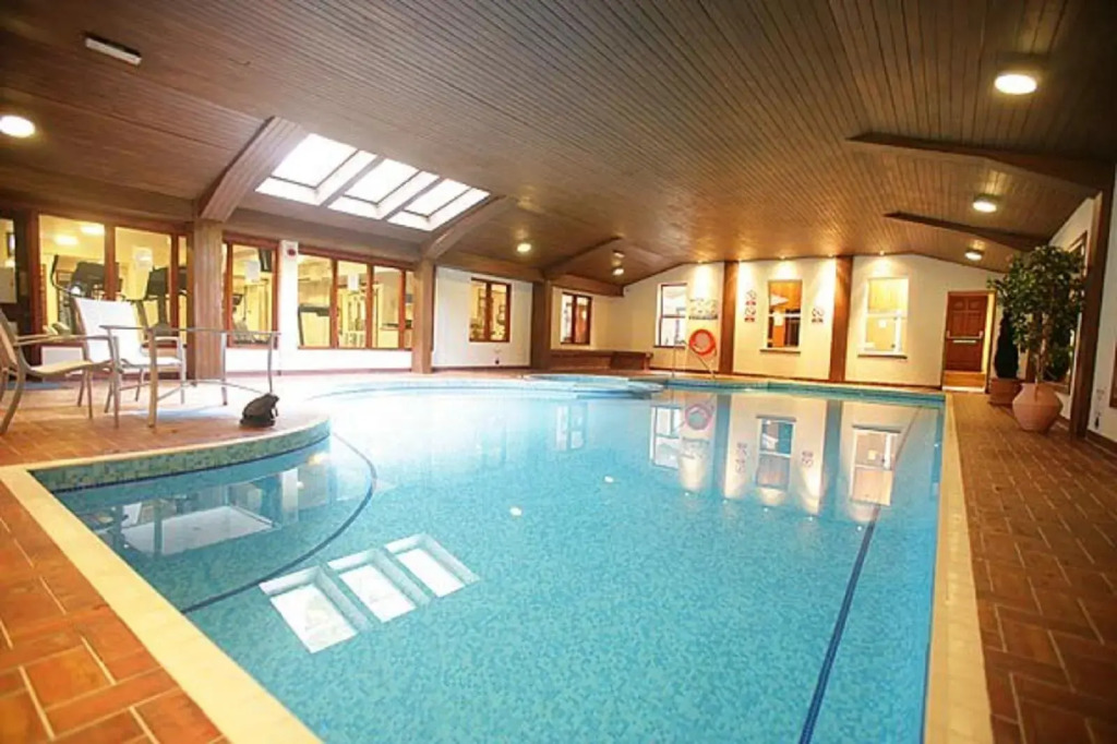 Elstead Hotel