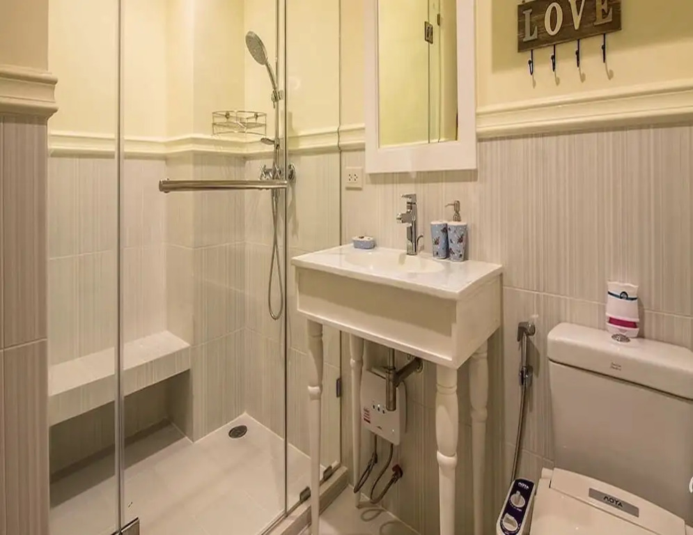Summer Huahin Condo 2 Bedrooms Pool View Classic Room