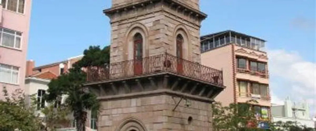 Kinzi House Apart Hotel