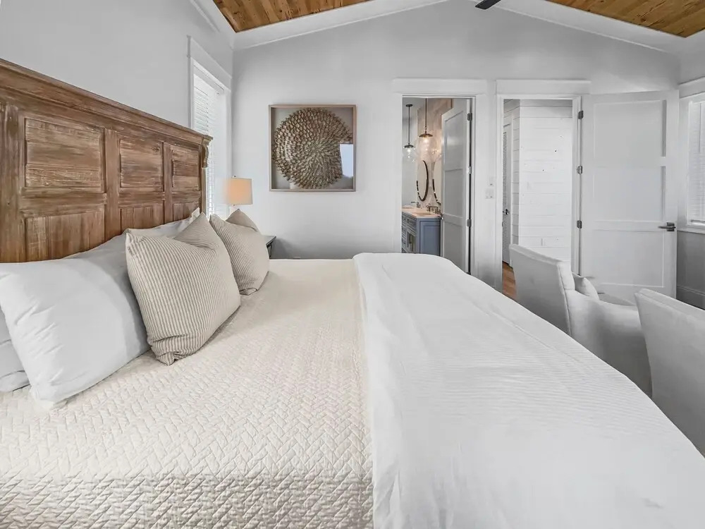 Summer Wind 7 Bedroom Home by RedAwning