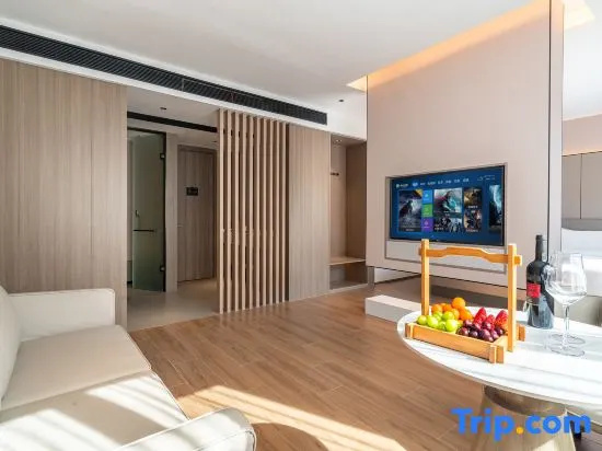 Jiaojiang Paris·Elegant Designer Resort Hotel (Jiazhi Old Street Garden Market Branch)