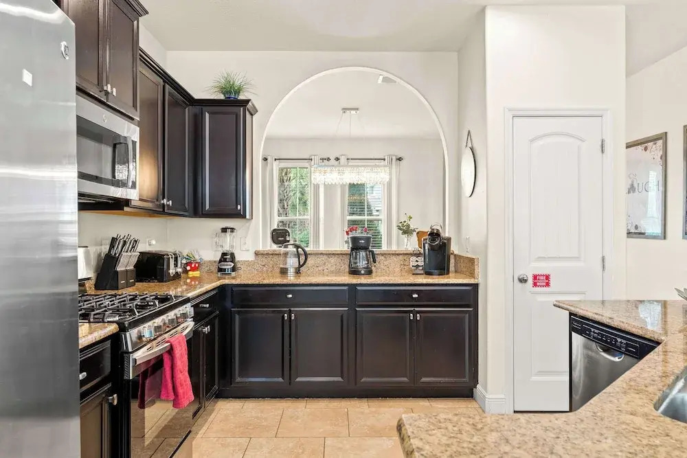 Solterra Bliss - Resort Stay for 13 w/ Pool, Hot Tub & Game Room
