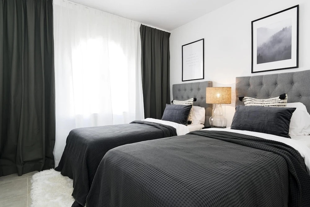 RDM - Stylish Holiday Apart with Ocean Views