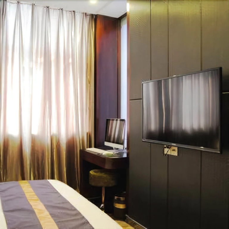 Huayu Qicai Multi-level Hotel