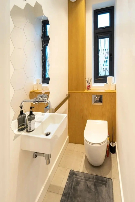 Modern Duplex in Ealing Common